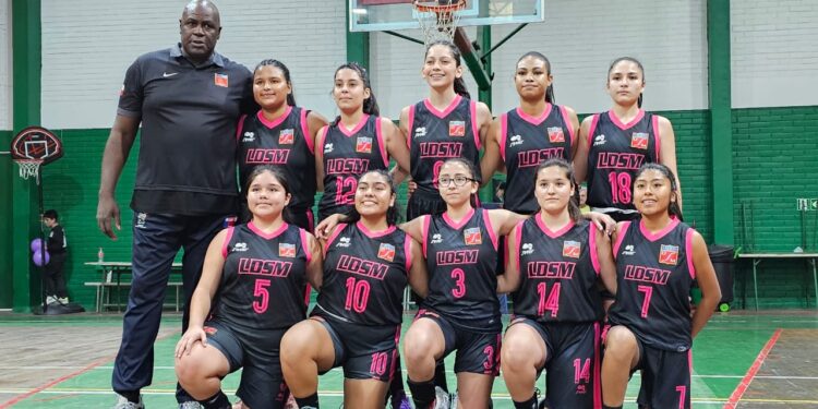 Básquetbol femenino: Colegio «Paula Montal» de San Clemente derrota al Liceo Domingo Santa María de Arica en Gimnasio Lord Cochrane