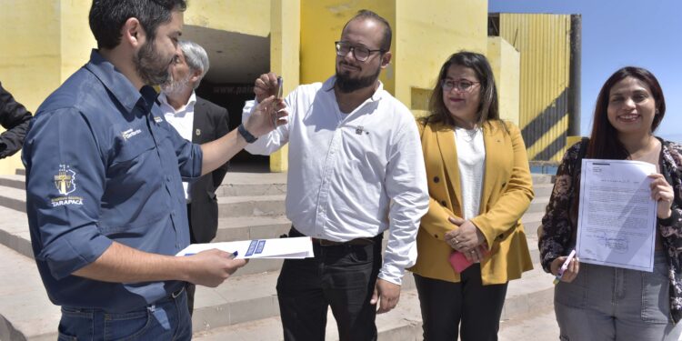 Gobierno de Tarapacá recibe terreno para construir primer proyecto metropolitano