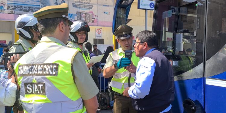 Carabineros intensificará fiscalización en terminales de buses