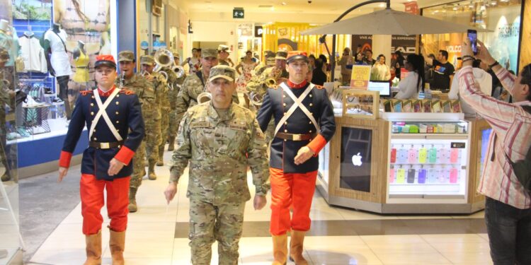 Banda Instrumental de la VI División de Ejército inauguró Mes de la Patria