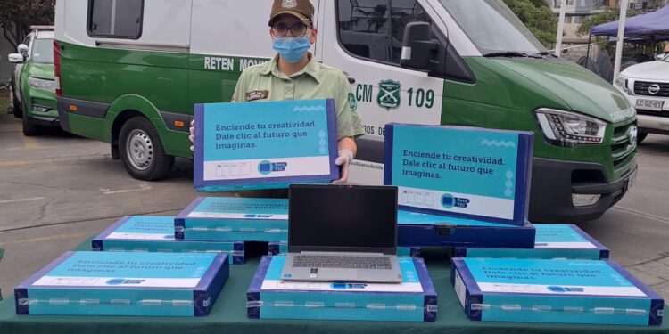 Carabineros recuperó 20 notebooks robados en la región metropolitana