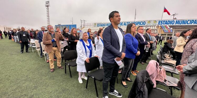 Alcalde Patricio Ferreira participa en Te Deum Evangélico