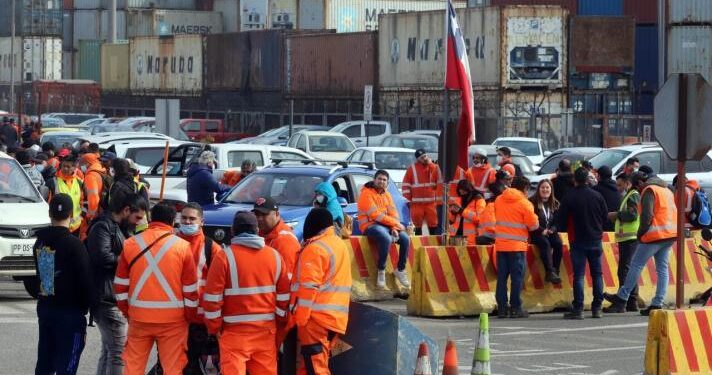 Más de 6 mil trabajadores portuarios inician paralización desde Iquique a Punta Arenas