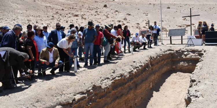 Delegado Presidencial en la fosa en Pisagua: “La gente debe venir y conocer en terreno los horrores de la dictadura”