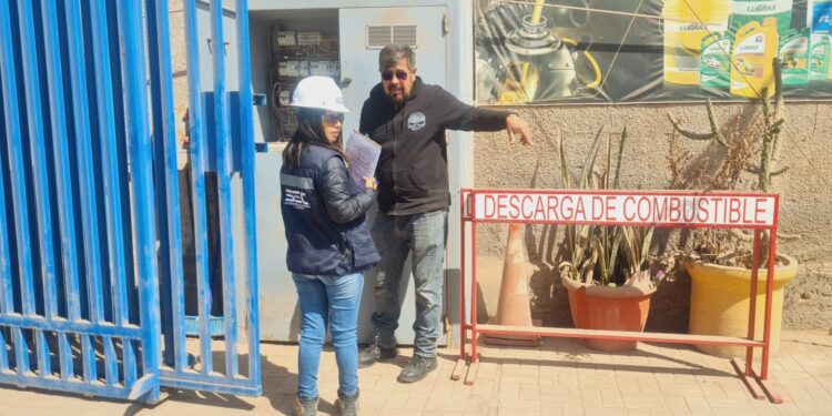 SEC Tarapacá fiscaliza seguridad en las estaciones de servicio de la comuna de Alto Hospicio