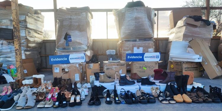 Aduanas decomisó millonario contrabando de trajes de baño en avanzada de Quillagua