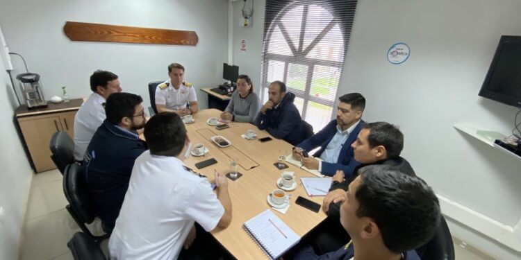 Gobernación Marítima de Iquique y autoridades regionales planifican período estival