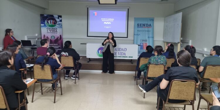 Funcionarios del Hospital Regional participan en taller de prevención de SENDA Tarapacá