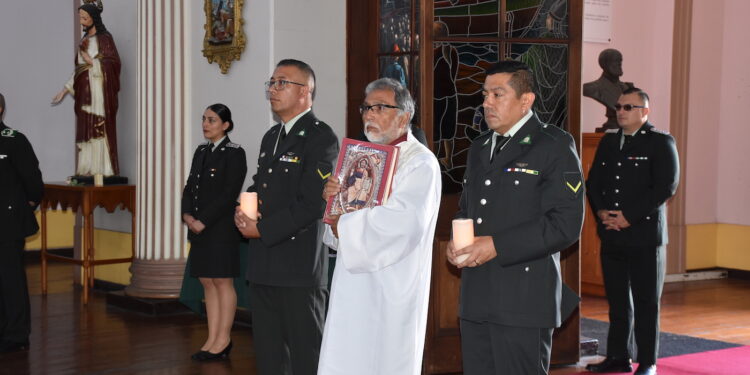 Una oración por el bienestar de los 93 años de Gendarmería pidió Capellanía Católica