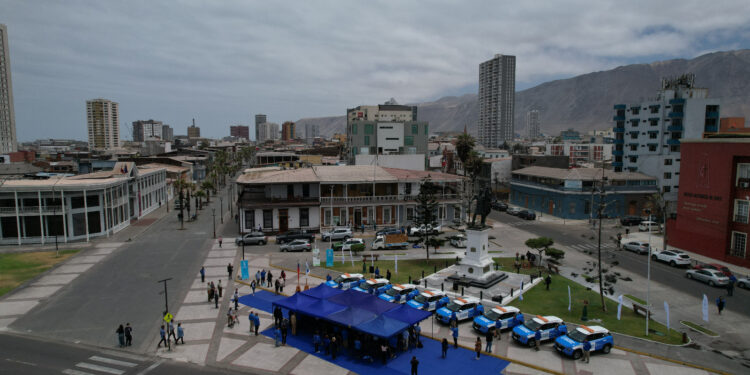 Municipalidad de Iquique entrega a la comunidad nueva flota de vehículos para seguridad e inspección