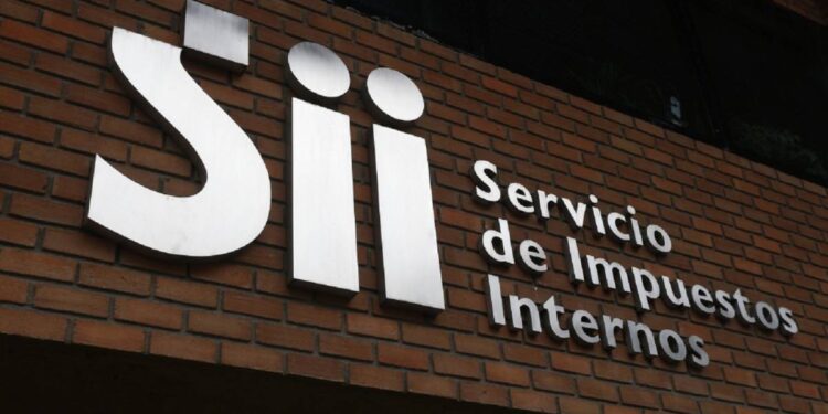 Director del SII removió al Director de Grandes Contribuyentes