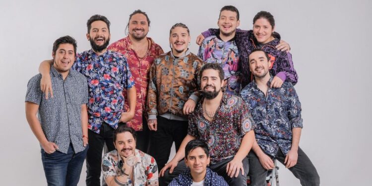 Las dos bandas más importantes de la cumbia chilena terminan el año en flor de concierto