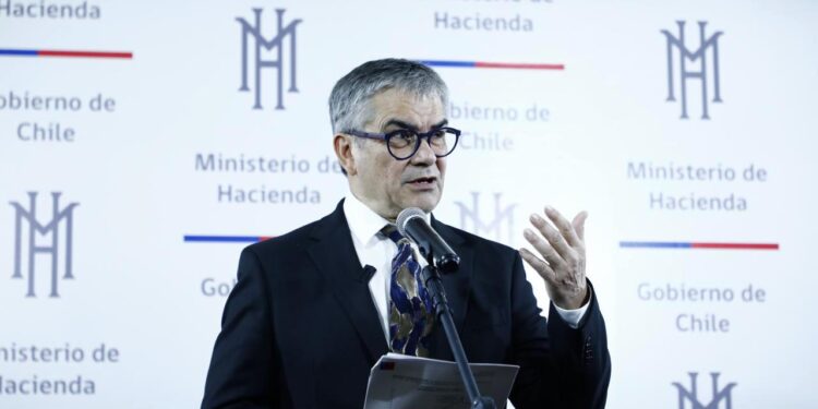 Gobierno presenta paquete de medidas para prevenir el sobrendeudamiento de las personas
