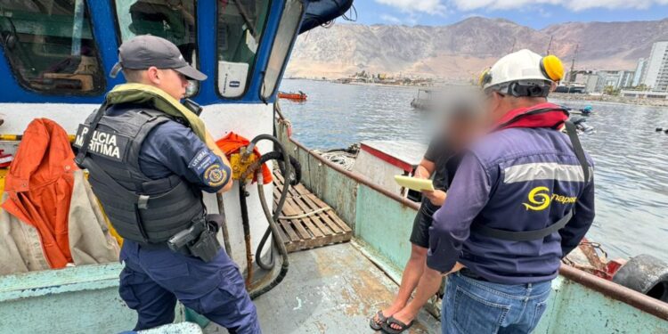 Detectan a embarcaciones artesanales operando con redes de cerco en zonas prohibidas de la Región de Tarapacá