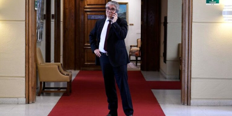 Los índices de la economía chilena que muestran que va de mal en peor