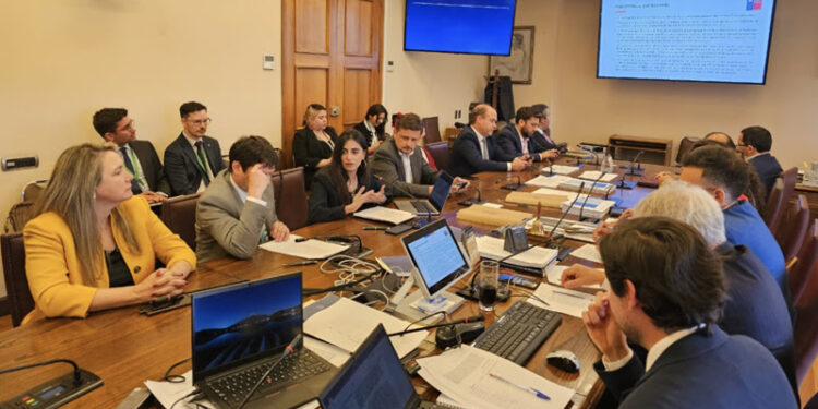 Comisiones de Relaciones Exteriores y de Hacienda de la Cámara de Diputados aprueban acuerdo que enmienda el Convenio entre los gobiernos de Chile y Estados Unidos que evita la doble tributación