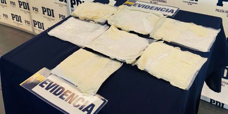 PDI Arica detuvo a tres imputadas por tráfico de ketamina en Aeropuerto Chacalluta