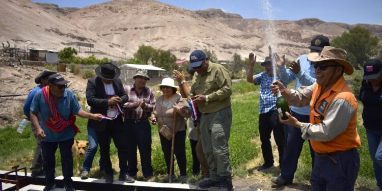 Huasquiña celebra canal de regadío que dará larga vida a los membrillos