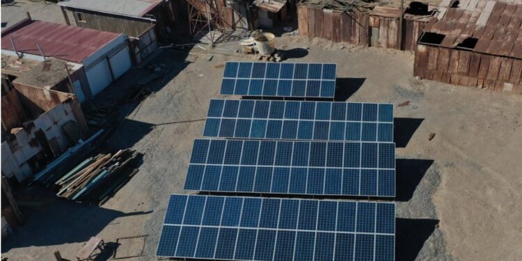 Comunidad pampina aprueba iniciativa para mejorar y aumentar potencia de sistema fotovoltaico en Salitreras Humberstone y Santa Laura