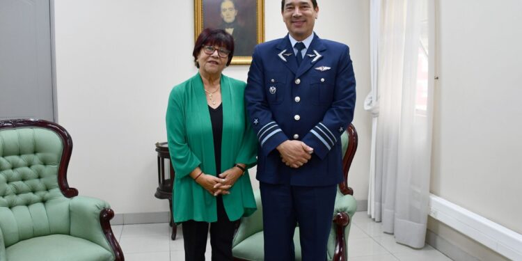 Presidenta de la Corte de Iquique recibe saludo protocolar del comandante del Comando Conjunto Norte