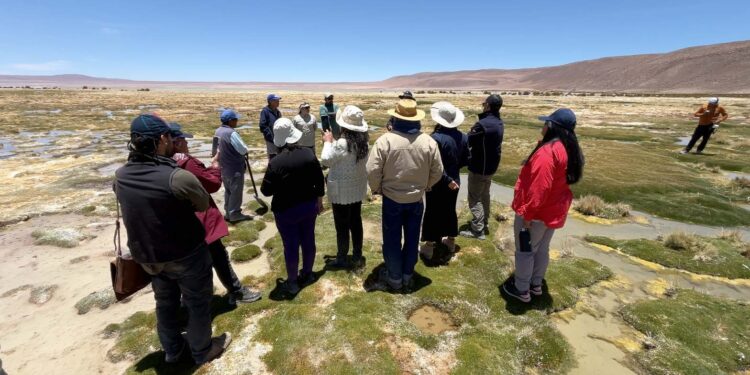 En el Salar de Huasco comenzó gira intercultural de agricultores de INDAP