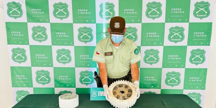 Ocultaron 12 kilos 518 gramos de clorhidrato de cocaína en engranaje de lavadoras