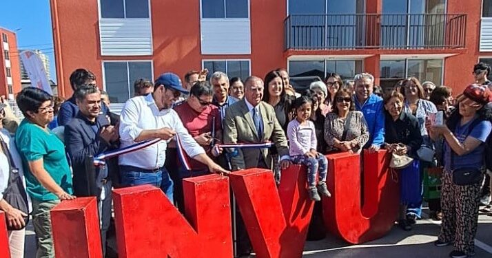 Vecinos de Las Quintas II y III reciben sus nuevos departamentos