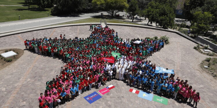 Misiones y Trabajos UC 2024: 1.300 jóvenes voluntarios recorren Chile, construyendo y misionando