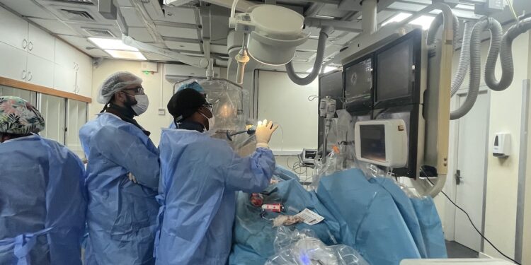 Unidad de Hemodinamia del Hospital de Iquique se prepara para intervenir lesiones crónicas de arterias
