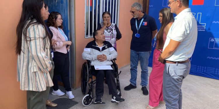 Trabajador de Alto Hospicio en situación de discapacidad recibe adecuación domiciliaria gracias a la Ley Nro. 16.744