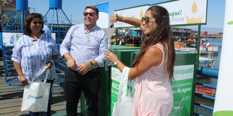 Aguas del Altiplano y Empresa Portuaria Arica inauguran nuevos puntos de reciclaje de aceite de frituras