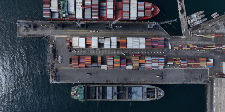 Exportaciones no tradicionales y de servicios crecen en 2023 y alcanzan su valor más alto de la historia