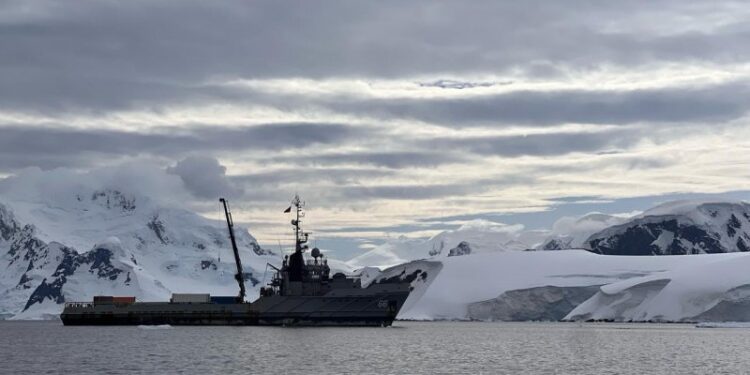 Remolcador de Alta Mar “Galvarino” finalizó con éxito su Comisión Antártica tras 40 días navegando