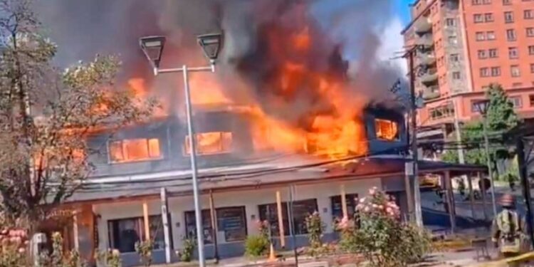 Fiscalía confirmó la muerte de cuatro personas tras incendio en Mall Chino