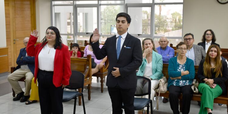 Egresados de Derecho prestaron juramento desde la Corte de Iquique