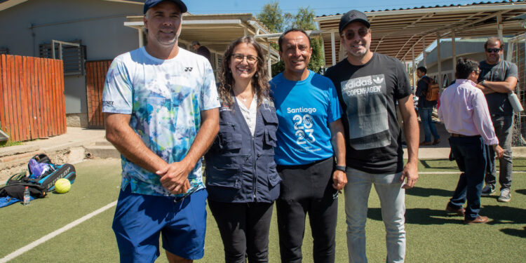 Ministerio de Educación y del Deporte visitan Escuelas Abiertas junto a destacados extenistas nacionales 