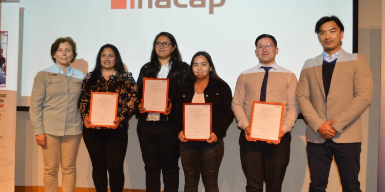 Proyecto C20+ de Collahuasi capacitó a vecinos de Iquique, Alto Hospicio y Pozo Almonte