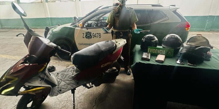 Carabineros detiene a delincuente que salió a robar con su hijo menor de edad