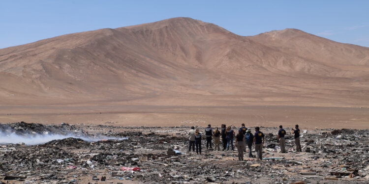 Ministros del Primer Tribunal Ambiental recorren vertederos ilegales de Alto Hospicio
