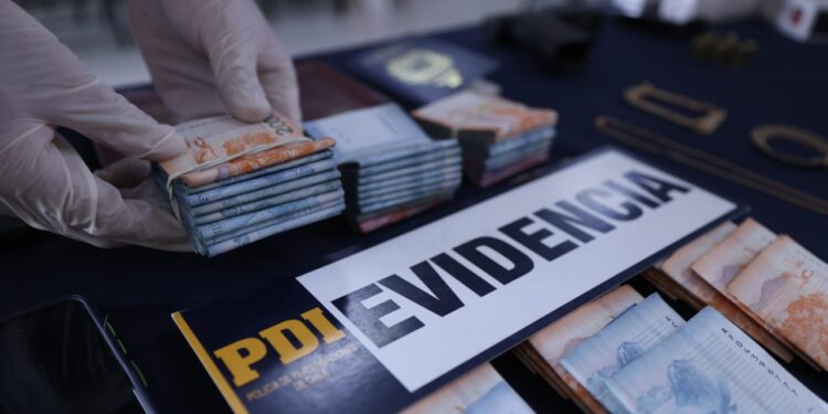 PDI detuvo a 22 personas de tres organizaciones dedicadas a los delitos de contrabando, asociación ilícita, lavado de activos y comercio clandestino