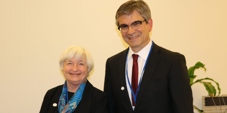 Después de 6 años, la máxima autoridad del Tesoro de Estados Unidos viaja a Chile y se reunirá con el ministro Mario Marcel