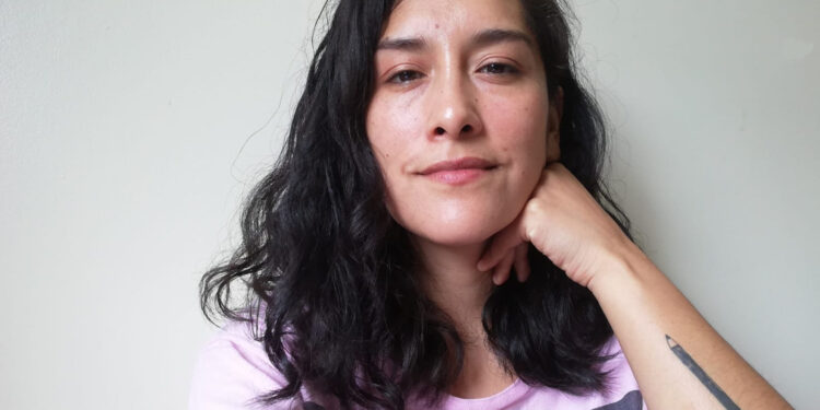 Escritora Arelis Uribe realizará laboratorio creativo feminista en la región
