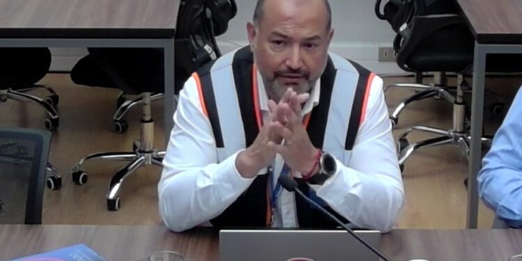 Gobierno le pide la renuncia al director de Senapred, Álvaro Hormazábal