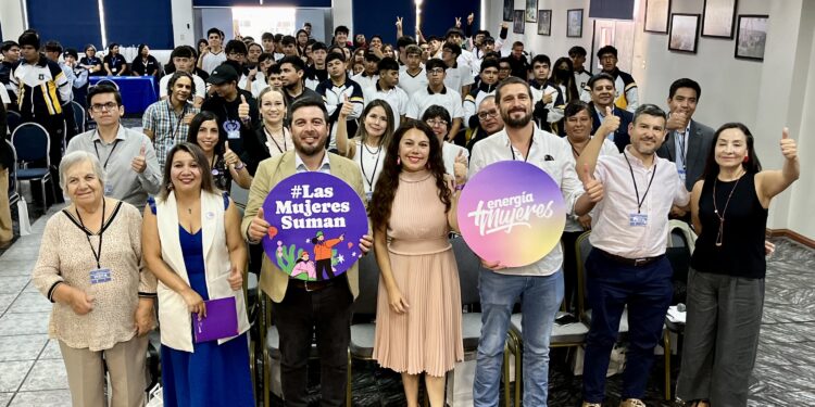 Seminario impulsa la participación y liderazgo de Mujeres en el sector energético local
