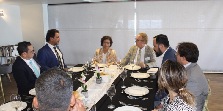 Directorio de Asociación de Industriales de Iquique sesionó con Ministra de Minería, Aurora Williams