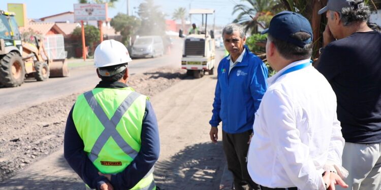 Municipalidad de Iquique impulsa reparación de calzadas en calles y avenidas del sector sur