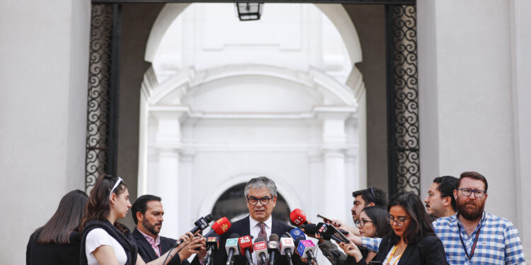 Ministro de Hacienda destaca crecimiento de 0,2% del PIB durante 2023