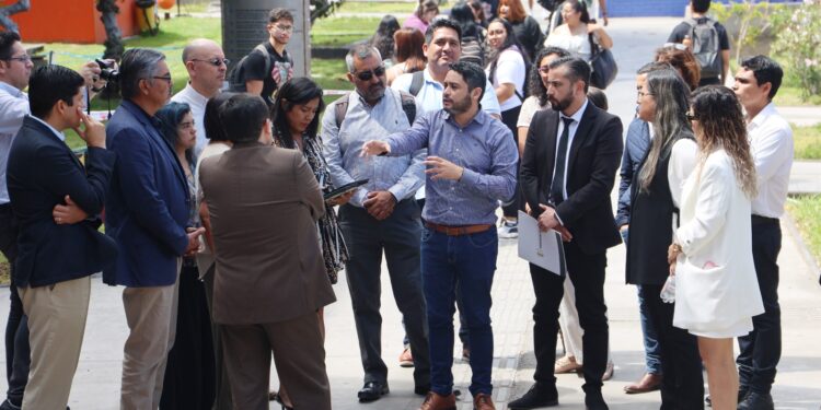 Gobernador Carvajal priorizará inversión en proyectos de infraestructura y equipamiento de la Universidad Arturo Prat