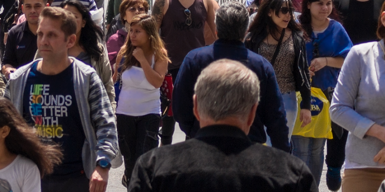 Encuesta Cadem: Chilenos le ponen nota 3,1 al sistema político y 65% considera muy importante que el Congreso avance en su reforma