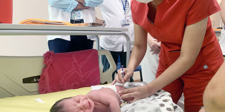 Hospital de Arica partió con 95% de cobertura en inmunización de recién nacidos contra el sincicial